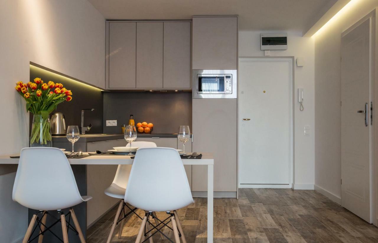 City Center Zelazna, Next To Warsaw'S Business District & Fabryka Norblina, By Warsawskyline Apartments Bagian luar foto