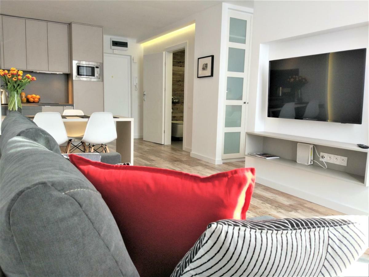 City Center Zelazna, Next To Warsaw'S Business District & Fabryka Norblina, By Warsawskyline Apartments Bagian luar foto